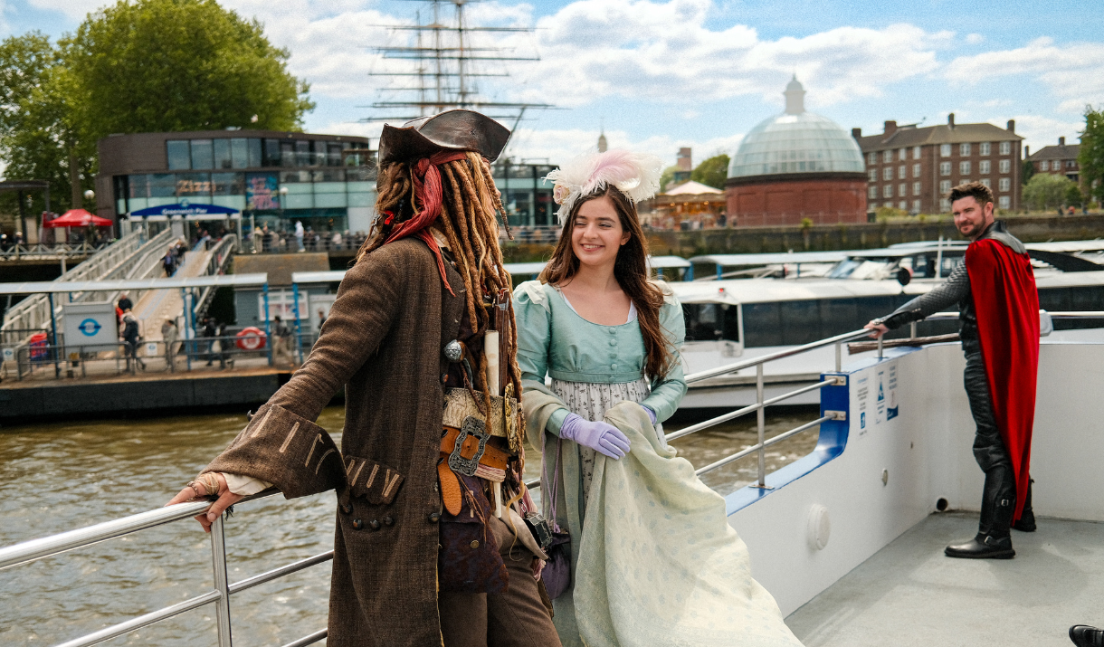 Unmissable - Movie characters meet on City Cruises